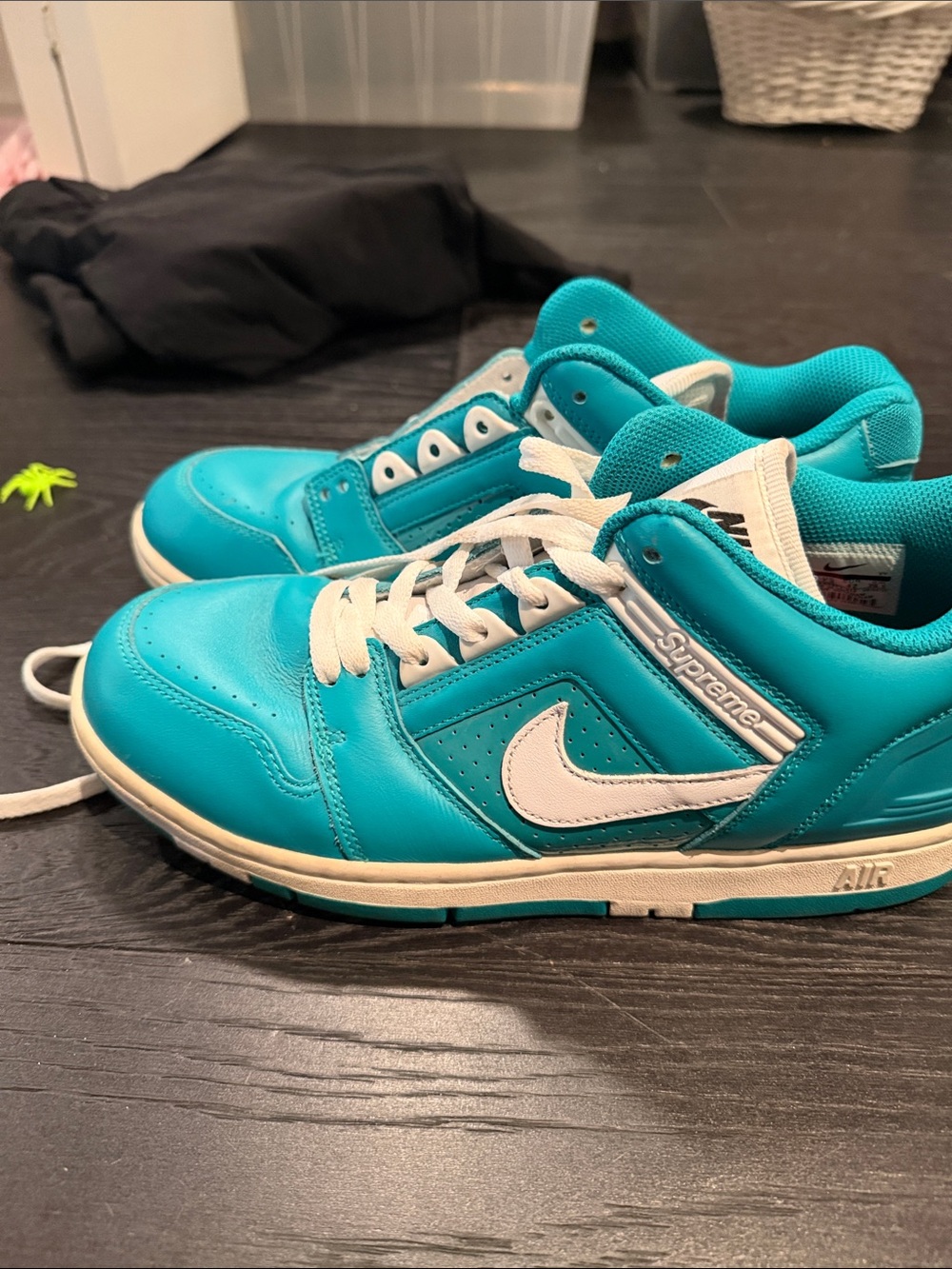 Nike x Supreme Kids' Teal Low-Top Sneakers